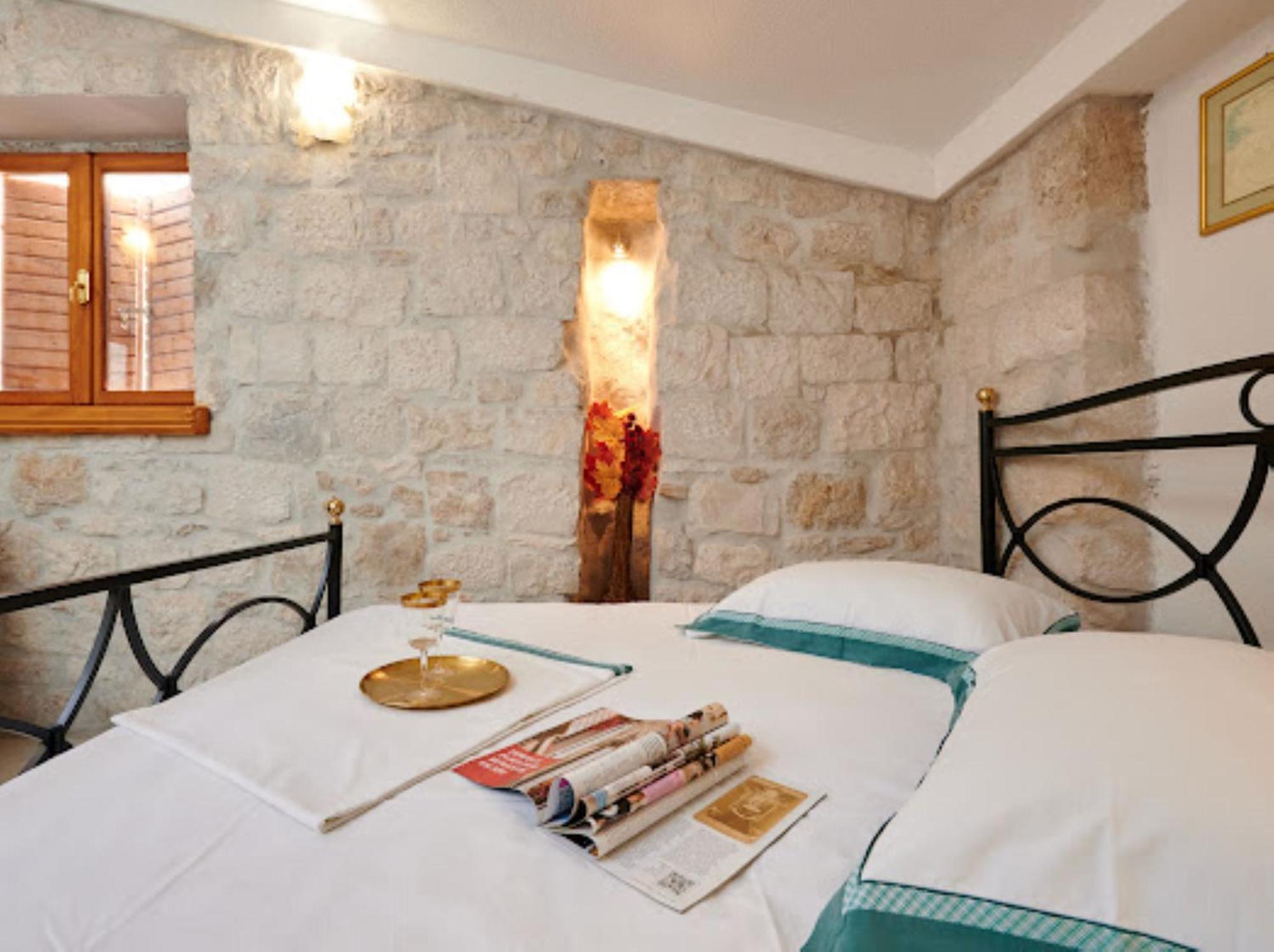 Guesthouse Ana Trogir Old Town Szoba fotó